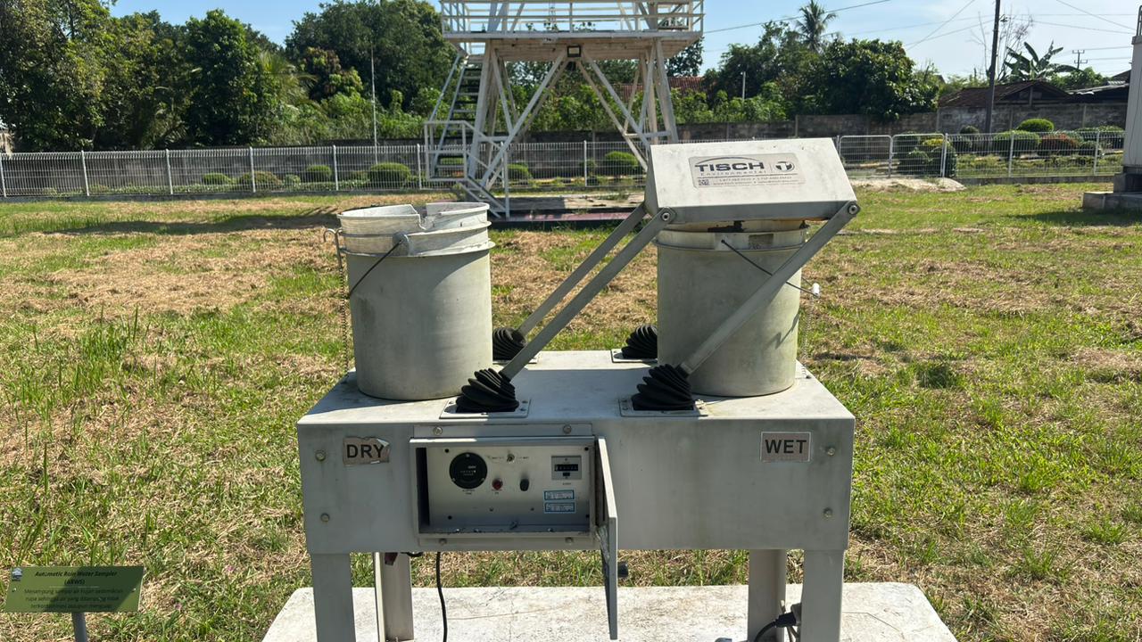 Automatic rain water sampler